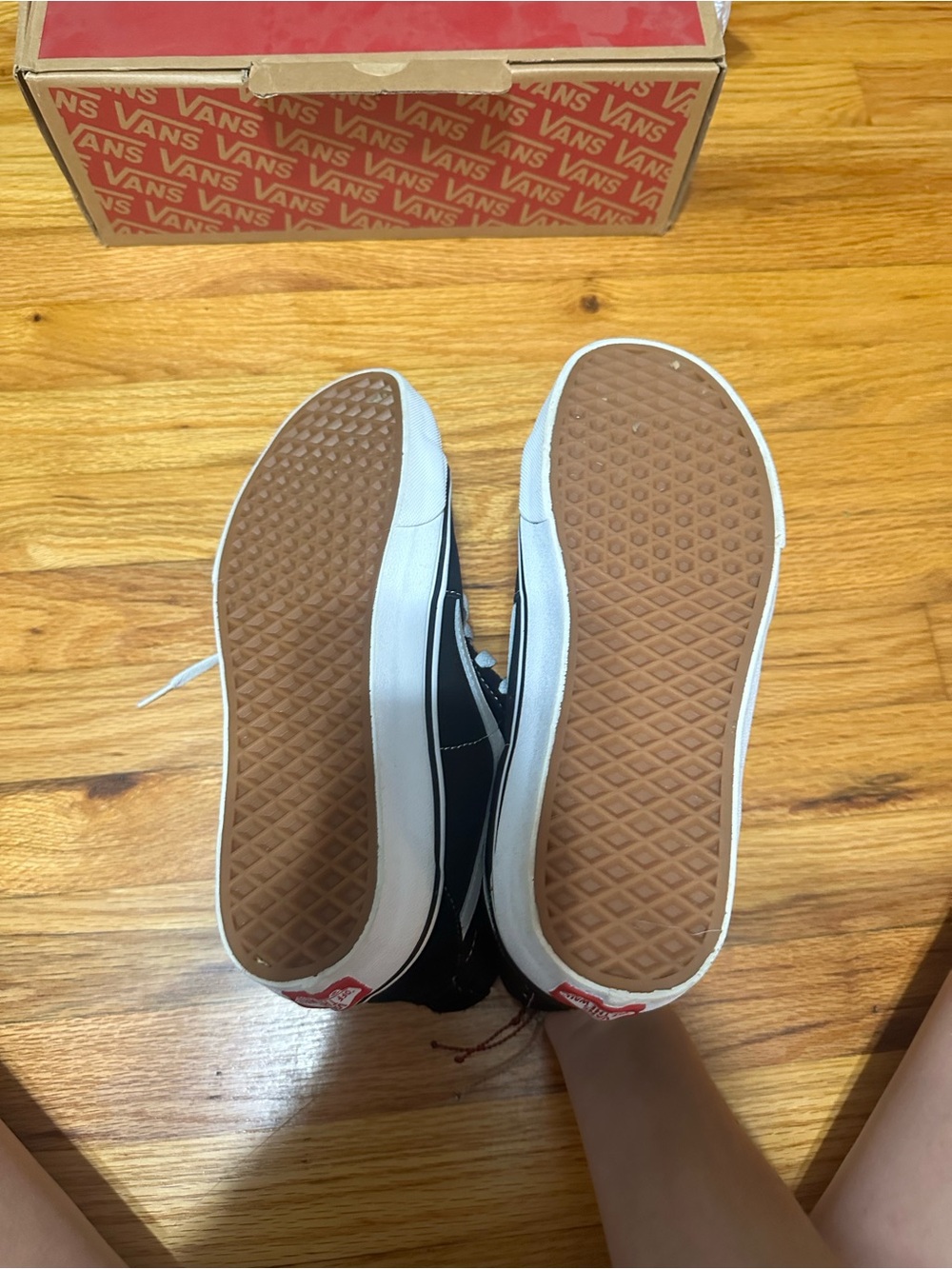 Men’s 9.5 Vans Black & White Sk8-Hi High-Top Sneakers - Picture 5 of 7